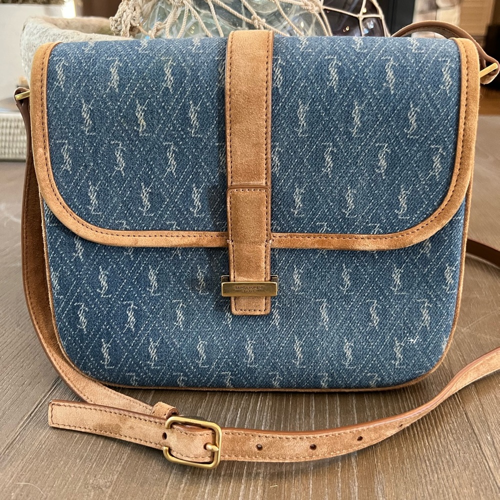 Saint Laurent crossbody/shoulder bag.